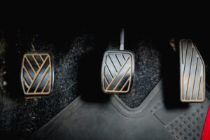 Read more about the article How the Clutch Works: A Simple Guide for Car Lovers